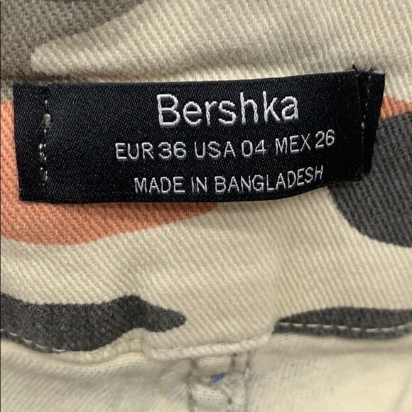 NWT BERSHKA Camo Print Skinny High Waist Jeans SIZE 4 - Picture 9 of 16